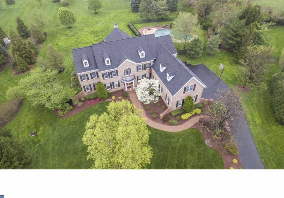 1st image of 1976 Boxwood Dr