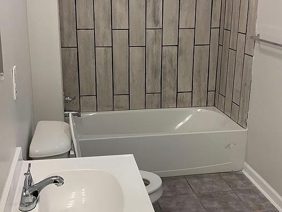 3rd image of 275 McCormick Pl #1