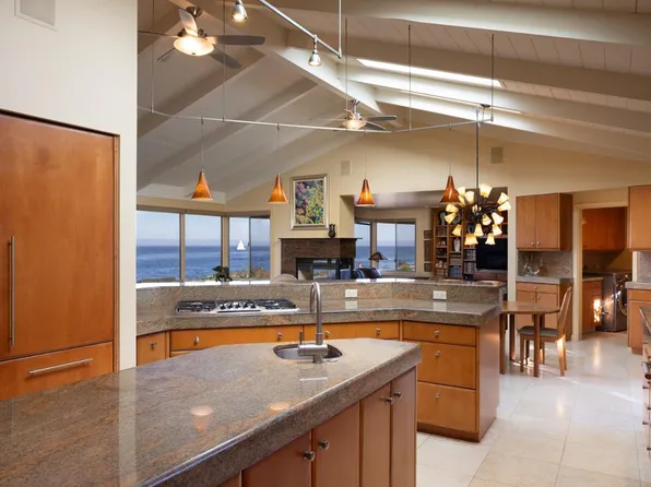 1209 Ocean View Blvd, Pacific Grove, CA 93950