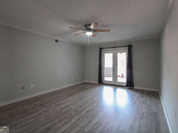 4th image of 2505 W Broad St APT 212