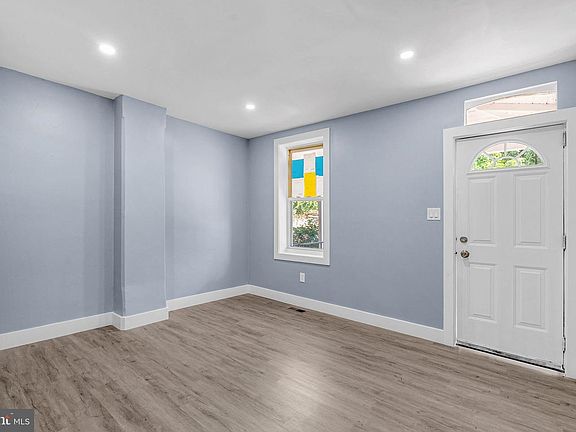 5th image of 905 Mulberry St