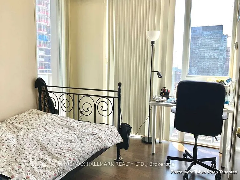 126 Simcoe St #2703 — Photo 11