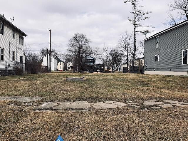 1st image of 225 Ferris St