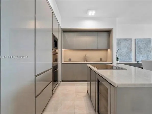 18975 Collins Ave, North Miami Beach, FL