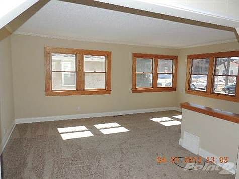 3rd image of 3949 29th Ave S