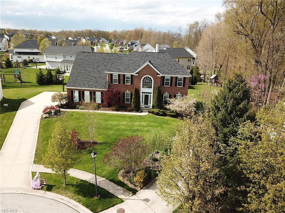 1st image of 4551 Devereux Dr