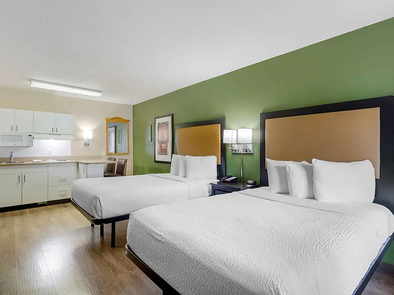 Studio Suite - 2 Full Beds