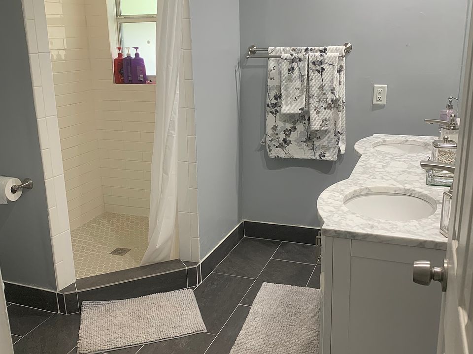 1st image of 300 Pickering Ct