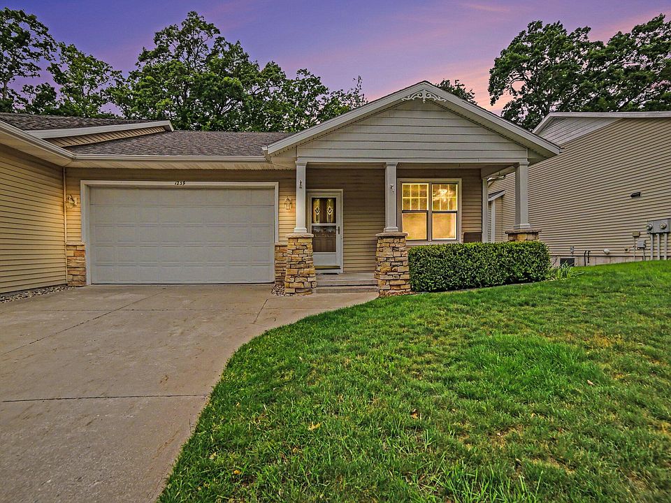 1st image of 1239 Blue Heron Dr