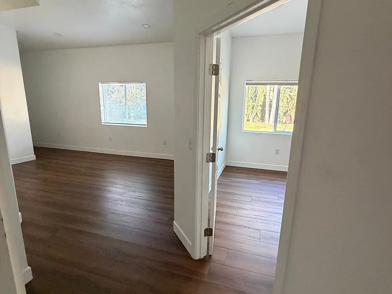4667 Chamber St — Photo 9