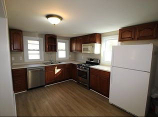 10865 2nd St, Roscoe, IL 61073