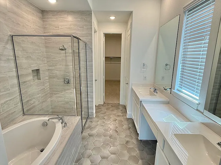 1712 Homestead Way — Photo 14