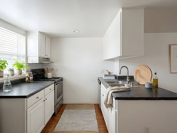 3rd image of 2200 Gladys St #4094bc9d0