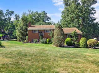 1252 Star Ridge Dr, Pittsburgh, PA 15241