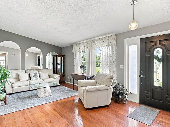 4th image of 108 Long Wood Dr