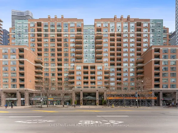 889 Bay St #1610, Toronto, ON M5S 3K5