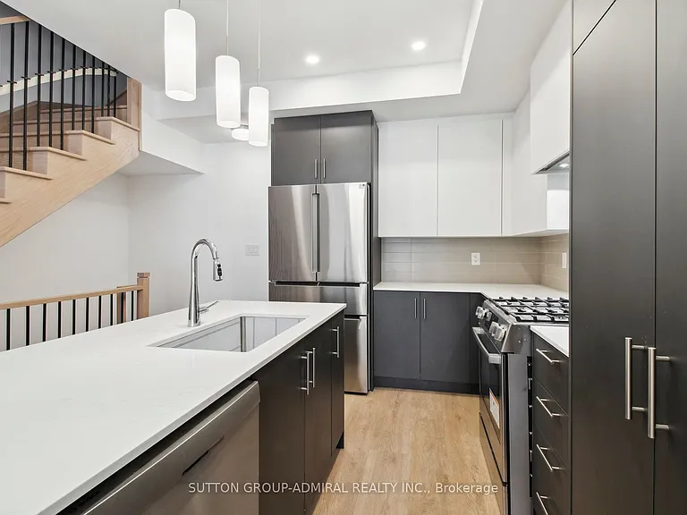61 Burleigh Mews — Photo 6