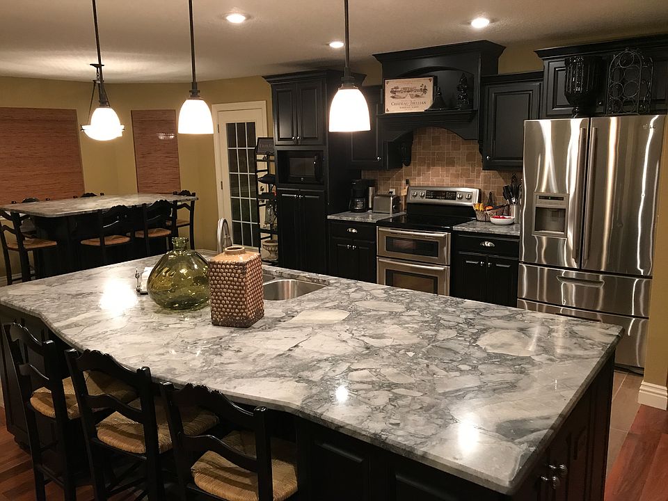 Kitchen dining