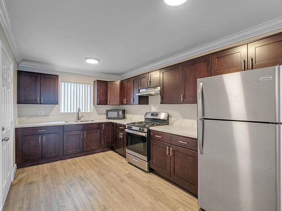 5th image of 3266 Winter St