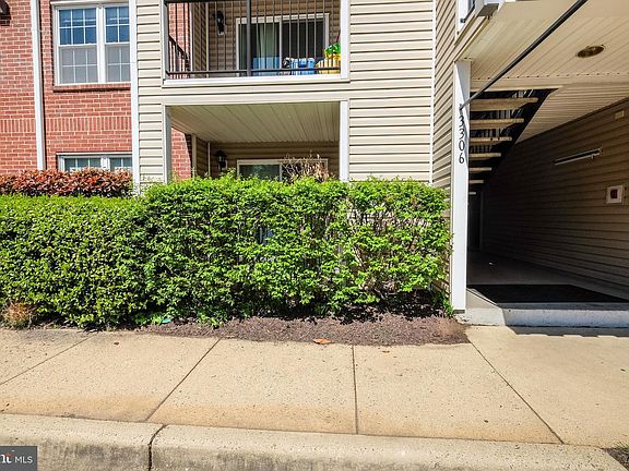 2nd image of 3306 Wyndham Cres #128