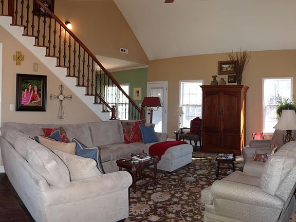 3rd image of 3506 Thornwood Trl