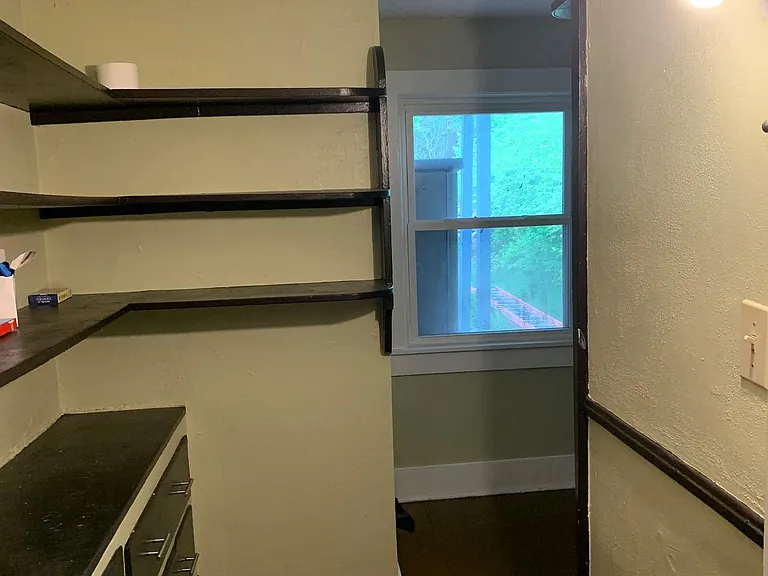 Walk in Pantry
