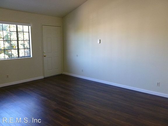 4th image of 1523 Torrance Blvd APT E
