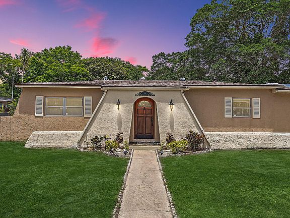 2nd image of 306 S Caloosahatchee Avenue