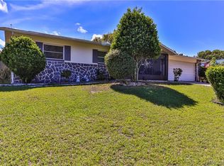 48 New Florida Ave, Beverly Hills, FL 34465