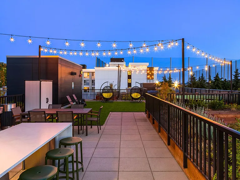 Contour Apartments — Photo 22