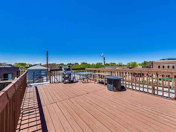 3rd image of 1266 N Wood St #2