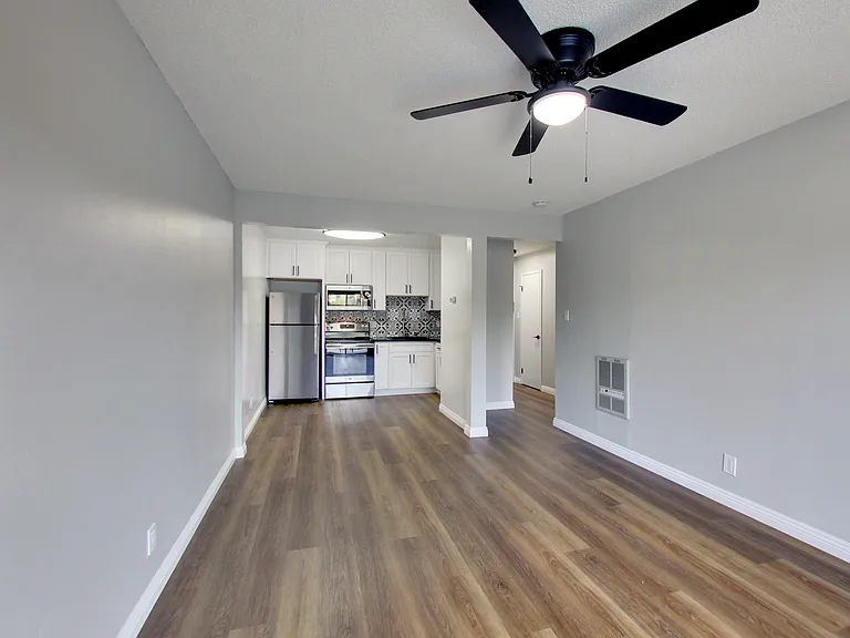 PARKWEST APARTMENTS — Photo 21