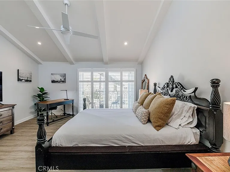 1219 S Catalina Ave — Photo 32