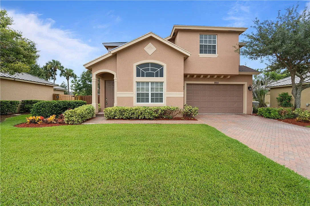 4 bed, 2.5 bath, 2318 sqft, $2,900 — Photo 1