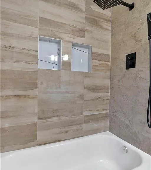 2142 Cloverdale Dr SE — Photo 13
