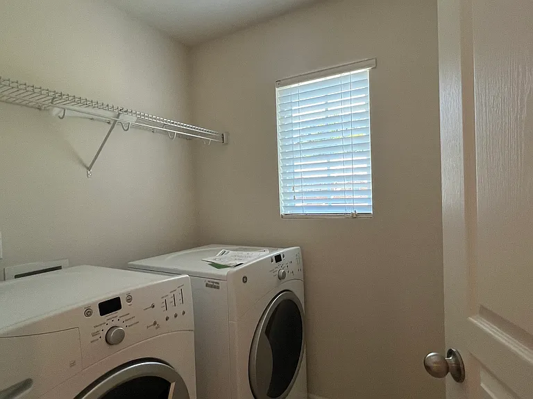 416 Charleville Ct — Photo 24