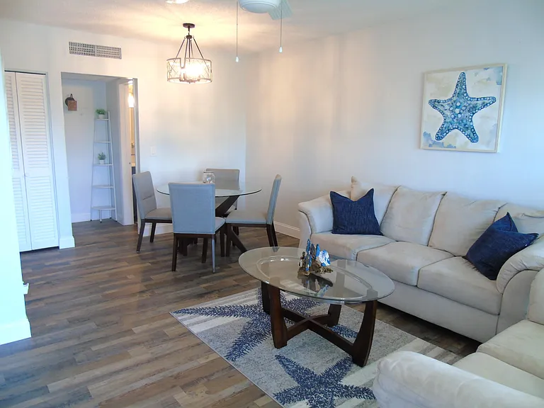 309 Circle Dr S #204 — Photo 4