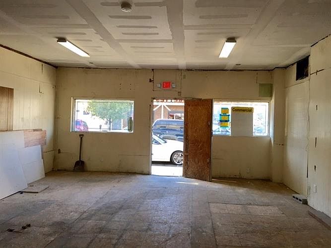2nd image of 1052 Broadway