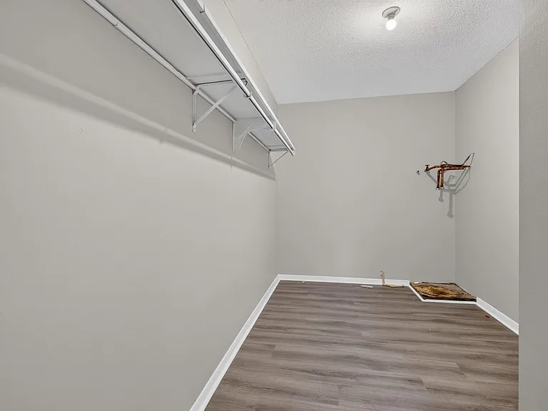 Willow Knolls Apartments — Photo 46
