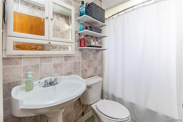 16034 Negaunee St, photo 8