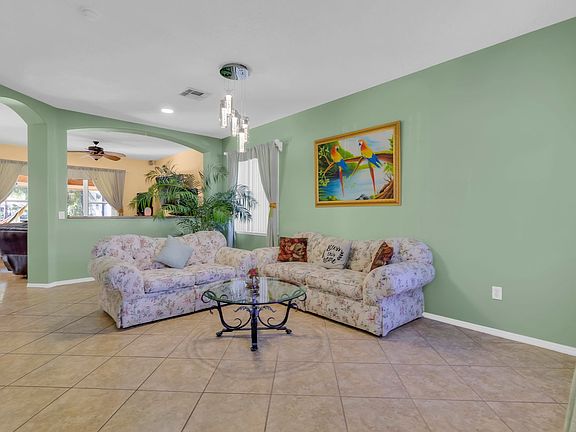 3rd image of 2019 Meadow Pond Way