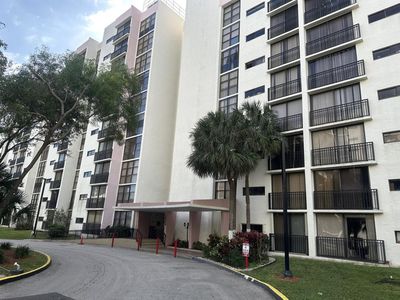 16909 N Bay Rd #111, Sunny Isles Beach, FL, 33160