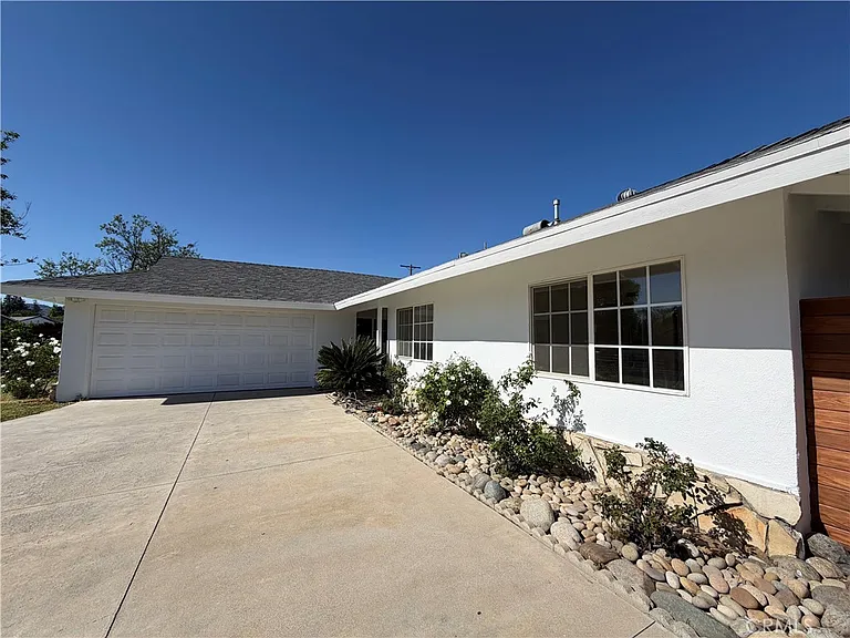 22627 Enadia Way — Photo 4