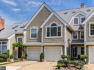 408 Overlook Dr, Occoquan, VA 22125