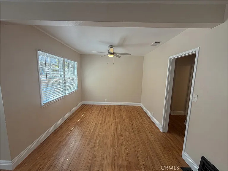126 S Batavia St — Photo 8