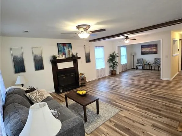 3441 Forest Glen Rd, Virginia Beach, VA 23452