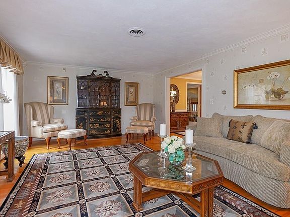 4th image of 195 Virginia Farme Ln
