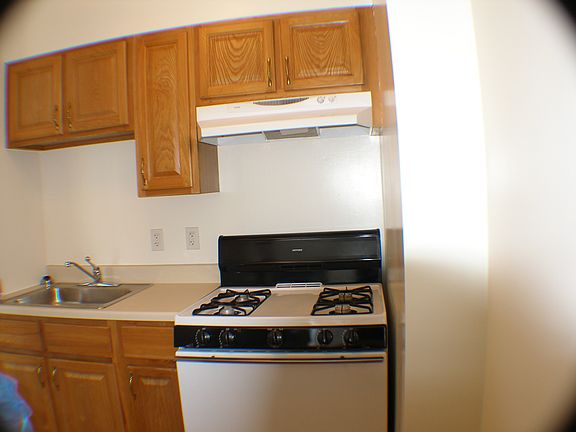 4th image of 625 Vandalia Ave #1
