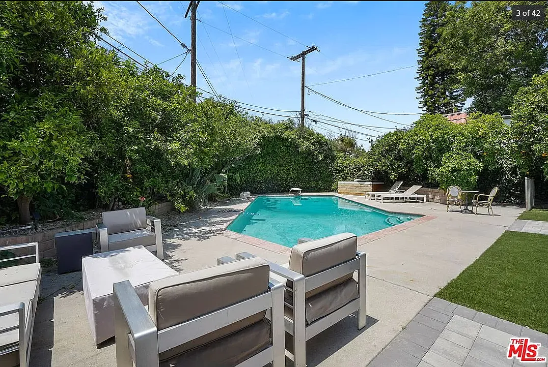 2 bed, 1.5 bath, 1100 sqft, $4,499 — Photo 3