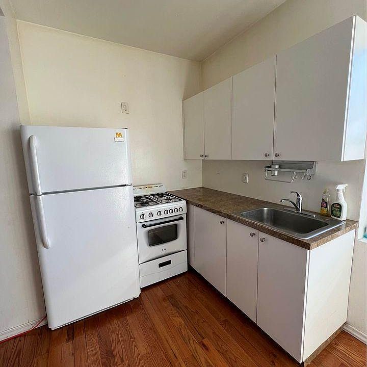 1st image of 10617 Waltham St #2L